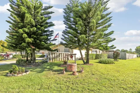10868 Larch Court Palm Beach Gardens FL 33418