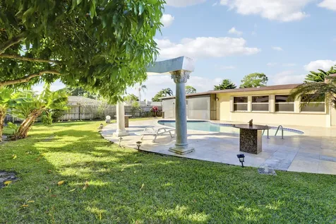 10868 Larch Court Palm Beach Gardens FL 33418