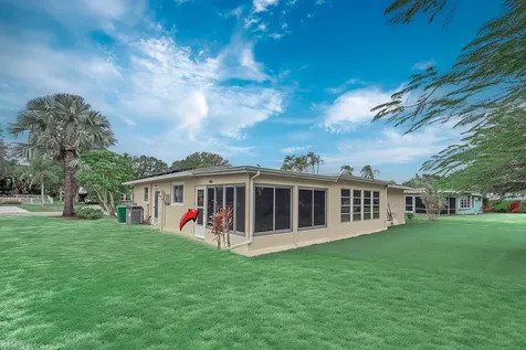 1371 Se San Souci Lane Port Saint Lucie FL 34952