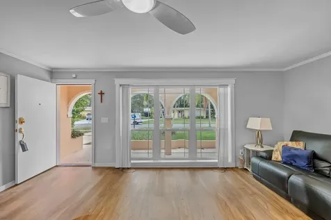 1371 Se San Souci Lane Port Saint Lucie FL 34952
