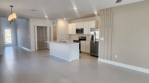 799 Carlyle Way Fort Pierce FL 34947