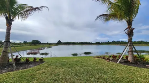 799 Carlyle Way Fort Pierce FL 34947