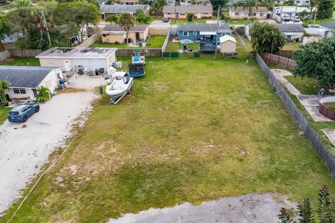 000 Uranus Terrace Palm Beach Gardens FL 33403