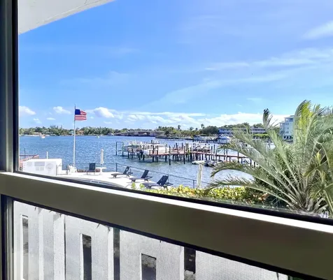 231 E Lantana Road Lantana FL 33462