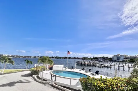 231 E Lantana Road Lantana FL 33462