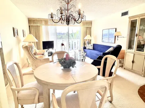 231 E Lantana Road Lantana FL 33462