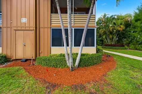 433 Flanders J Delray Beach FL 33484