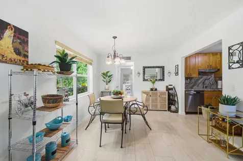433 Flanders J Delray Beach FL 33484