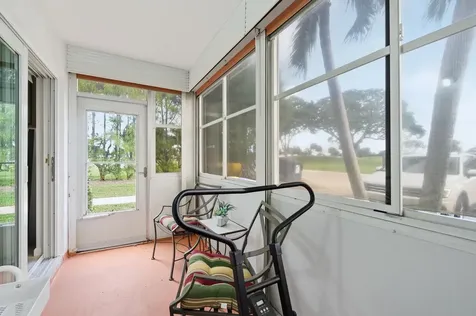 433 Flanders J Delray Beach FL 33484
