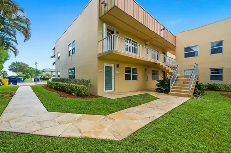 433 Flanders J Delray Beach FL 33484