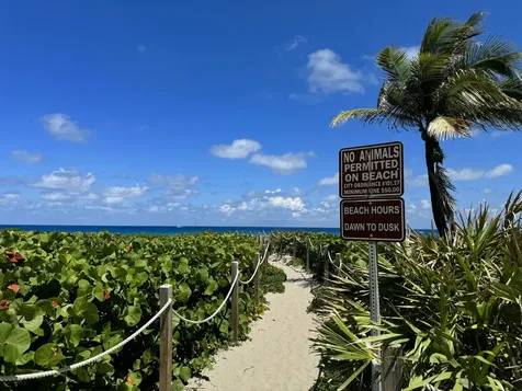 433 Flanders J Delray Beach FL 33484