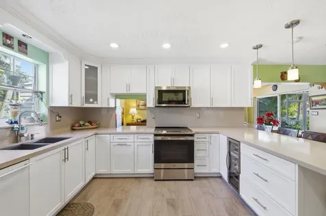 1811 Nw 119th Avenue Pembroke Pines FL 33026