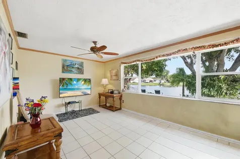 1811 Nw 119th Avenue Pembroke Pines FL 33026