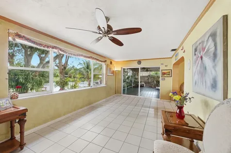 1811 Nw 119th Avenue Pembroke Pines FL 33026