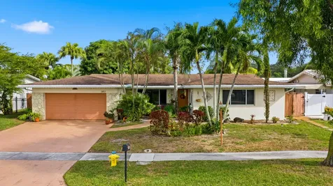 1811 Nw 119th Avenue Pembroke Pines FL 33026