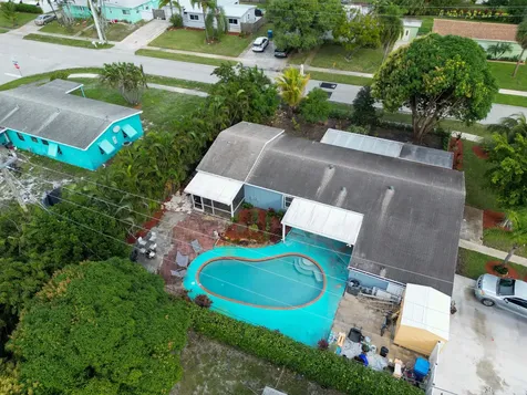 1403 W Broome Street Lantana FL 33462