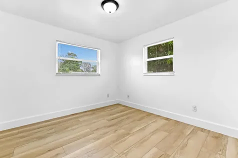 908 Se Hall Street Stuart FL 34994