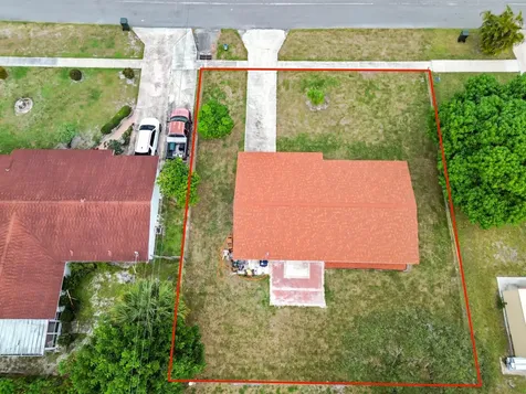 908 Se Hall Street Stuart FL 34994