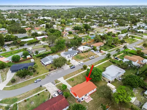 908 Se Hall Street Stuart FL 34994