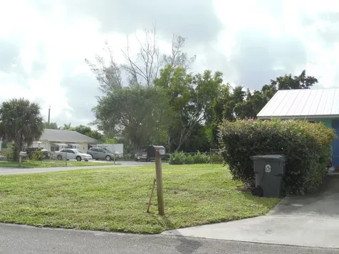 3910 Holden Lane Lake Worth FL 33461