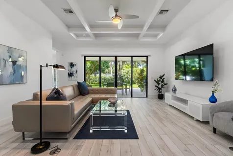 2908 Gin Berry Way West Palm Beach FL 33401