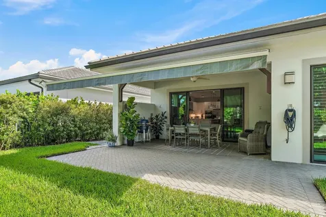2908 Gin Berry Way West Palm Beach FL 33401