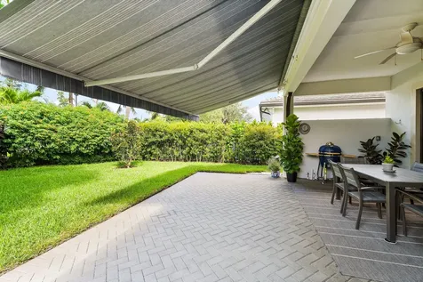 2908 Gin Berry Way West Palm Beach FL 33401