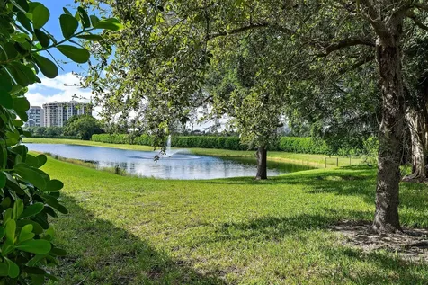 2908 Gin Berry Way West Palm Beach FL 33401