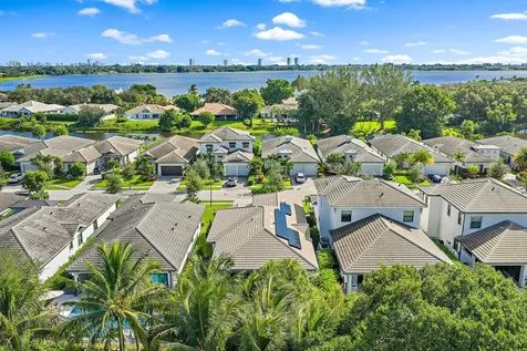 2908 Gin Berry Way West Palm Beach FL 33401