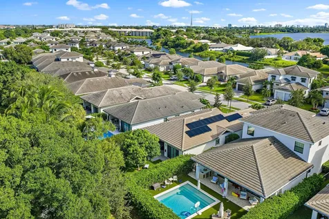 2908 Gin Berry Way West Palm Beach FL 33401