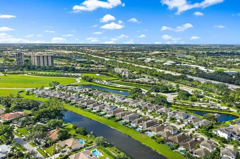 2908 Gin Berry Way West Palm Beach FL 33401