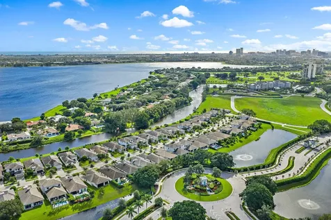 2908 Gin Berry Way West Palm Beach FL 33401