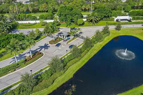 2908 Gin Berry Way West Palm Beach FL 33401