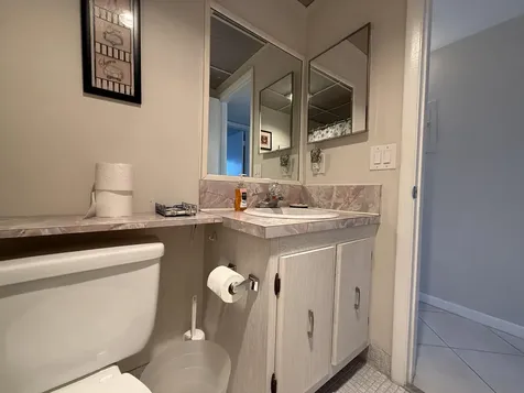 470 Capri J Delray Beach FL 33484