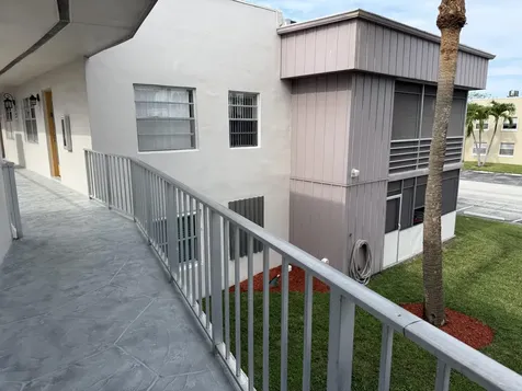 470 Capri J Delray Beach FL 33484