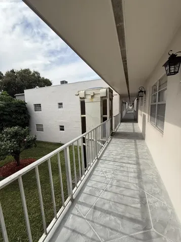 470 Capri J Delray Beach FL 33484