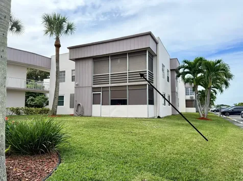 470 Capri J Delray Beach FL 33484