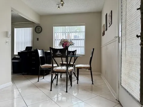 470 Capri J Delray Beach FL 33484