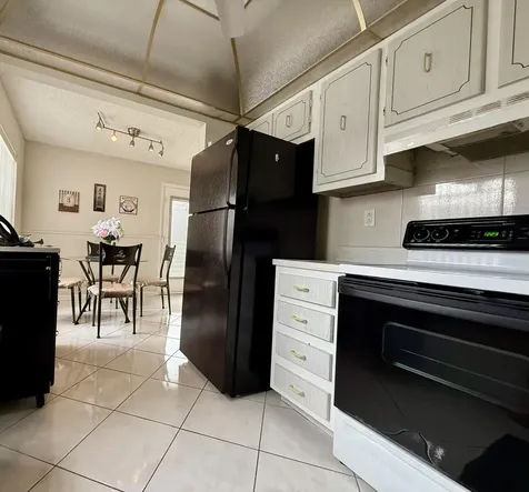 470 Capri J Delray Beach FL 33484