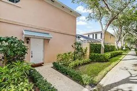 3 Oakland Court Tequesta FL 33469