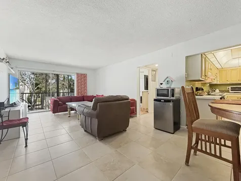 1428 Se 4th Avenue Deerfield Beach FL 33441