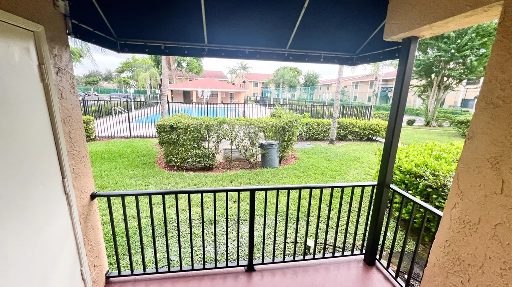 6061 N 10th Avenue Greenacres FL 33463