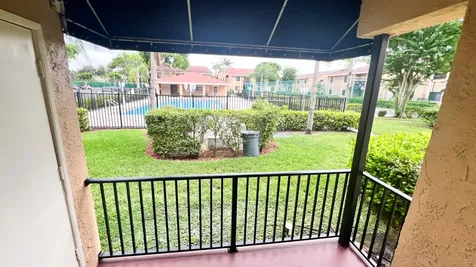 6061 N 10th Avenue Greenacres FL 33463
