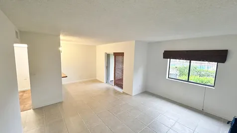 6061 N 10th Avenue Greenacres FL 33463
