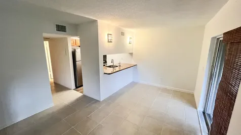6061 N 10th Avenue Greenacres FL 33463