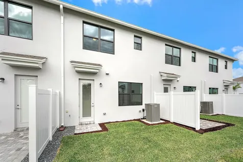 272 SW Sally Way Stuart FL 34997
