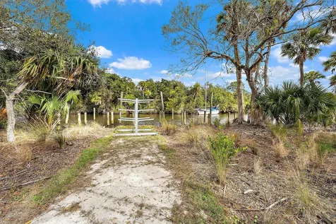 272 SW Sally Way Stuart FL 34997