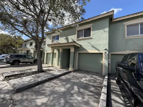 270 Crestwood Circle Royal Palm Beach FL 33411