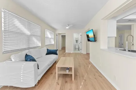 3051 Nw 2nd Avenue Pompano Beach FL 33064
