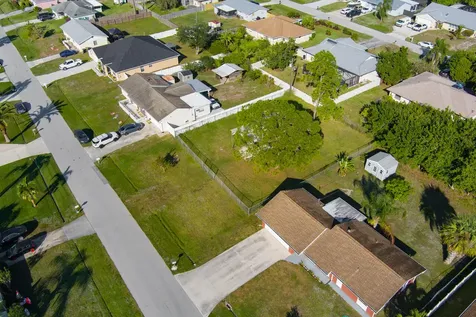 171 SE Dwight Avenue Port Saint Lucie FL 34983